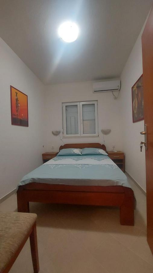 Dk Apartments Krasici Teodo Esterno foto