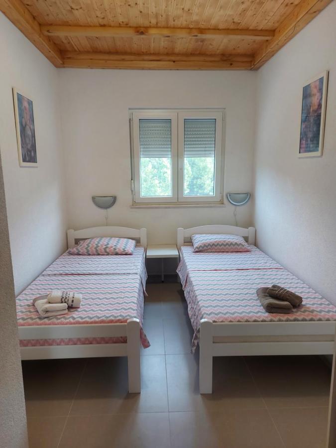 Dk Apartments Krasici Teodo Esterno foto