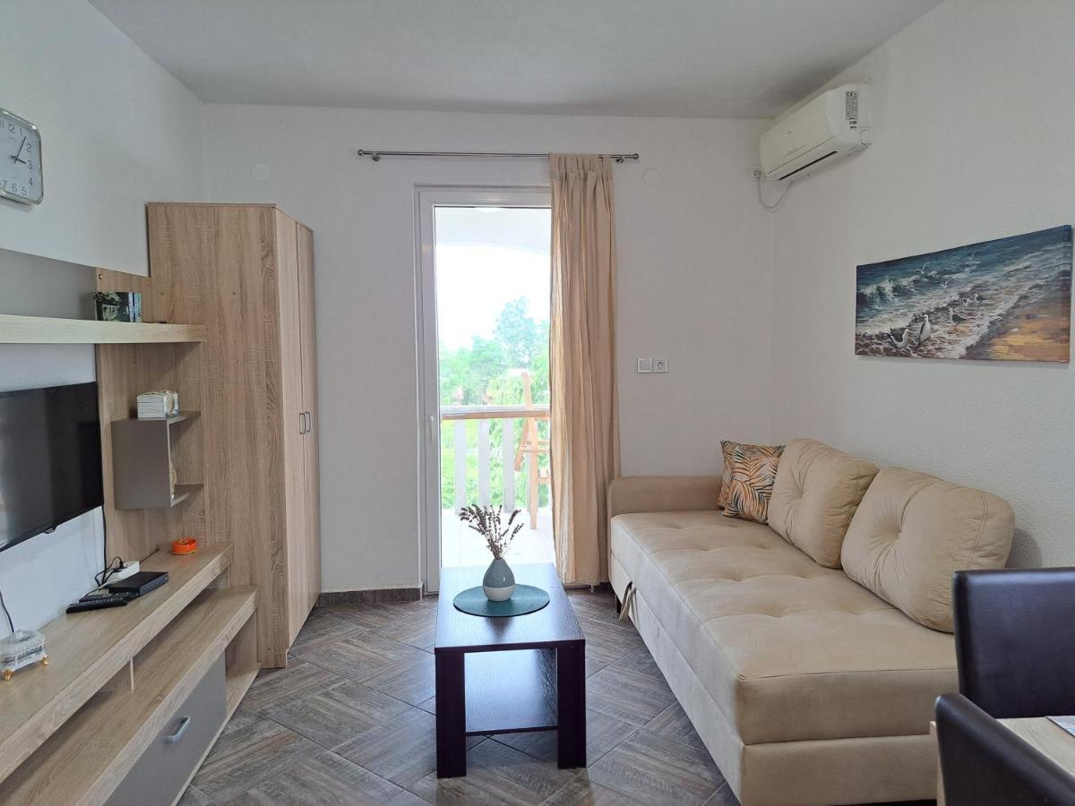 Dk Apartments Krasici Teodo Esterno foto